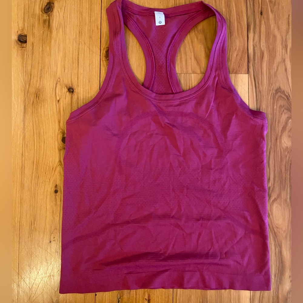 Lululemon running tank size 4 - magenta